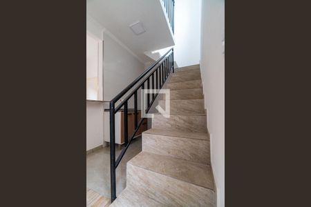 Casa para alugar com 44m², 1 quarto e 1 vagaEscada