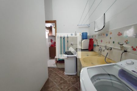 Casa à venda com 449m², 5 quartos e 2 vagasCasa 2 - Área de Serviço