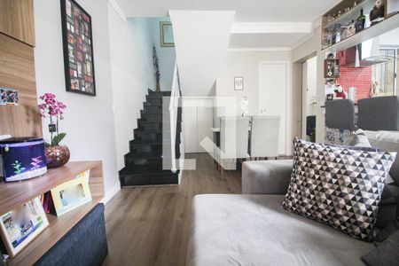 Sala de casa de condomínio à venda com 2 quartos, 70m² em Vila Nivi, São Paulo