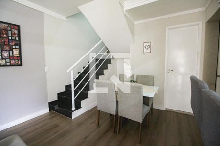 Sala de casa de condomínio à venda com 2 quartos, 70m² em Vila Nivi, São Paulo