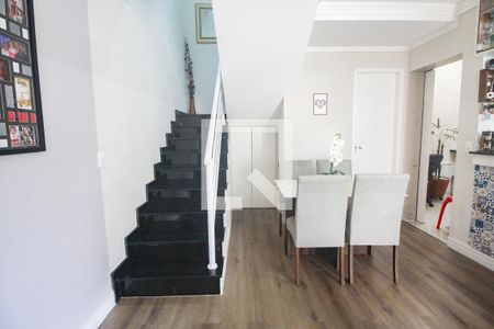 Sala de casa de condomínio à venda com 2 quartos, 70m² em Vila Nivi, São Paulo