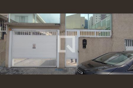 Casa de condomínio à venda com 70m², 2 quartos e 1 vaga Casa de condomínio à venda com 70m², 2 quartos e 1 vagaFachada