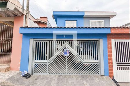 Casa para alugar com 120m², 3 quartos e 1 vaga Casa para alugar com 120m², 3 quartos e 1 vagaFachada
