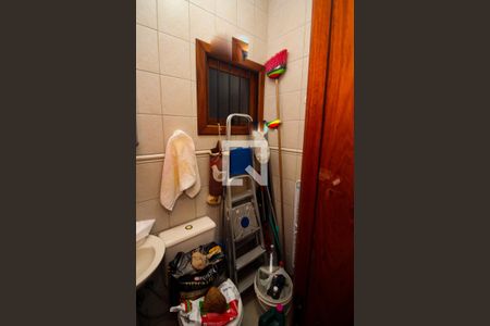 Casa para alugar com 300m², 3 quartos e 2 vagas Casa para alugar com 300m², 3 quartos e 2 vagasBanheiro de serviço