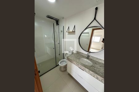 Banheiro da suíte de apartamento para alugar com 2 quartos, 64m² em Setor Bueno, Goiânia