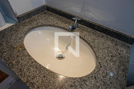 Apartamento para alugar com 70m², 2 quartos e sem vagaBanheiro