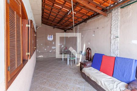 Casa à venda com 105m², 3 quartos e 3 vagas Casa à venda com 105m², 3 quartos e 3 vagasEntrada