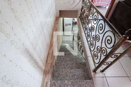 Casa 1 - Escada de casa à venda com 3 quartos, 105m² em Santa Monica, Belo Horizonte