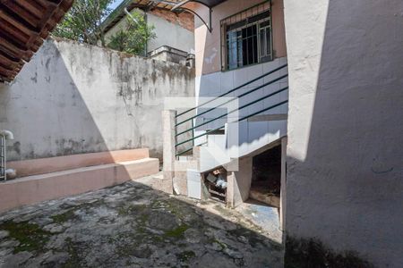 Casa à venda com 105m², 3 quartos e 3 vagas Casa à venda com 105m², 3 quartos e 3 vagasQuintal