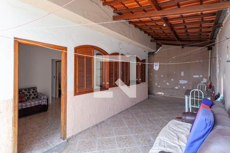 Casa à venda com 105m², 3 quartos e 3 vagas Casa à venda com 105m², 3 quartos e 3 vagasEntrada