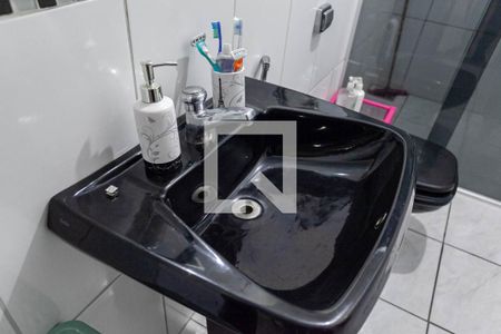 Casa à venda com 105m², 3 quartos e 3 vagas Casa à venda com 105m², 3 quartos e 3 vagasCasa 1 - Banheiro social