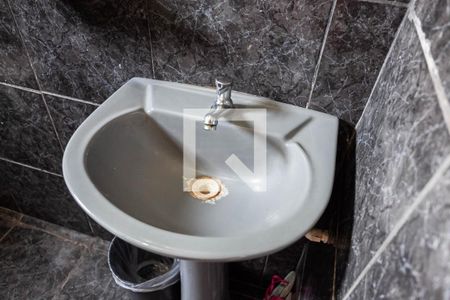 Casa à venda com 105m², 3 quartos e 3 vagas Casa à venda com 105m², 3 quartos e 3 vagasCasa 2 - Banheiro social