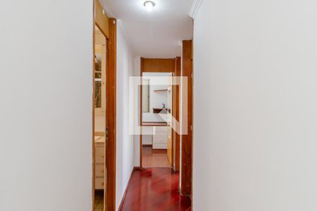 Corredor de apartamento para alugar com 3 quartos, 63m² em Parque Bristol, São Paulo