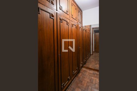 Apartamento para alugar com 130m², 3 quartos e sem vagaCloset