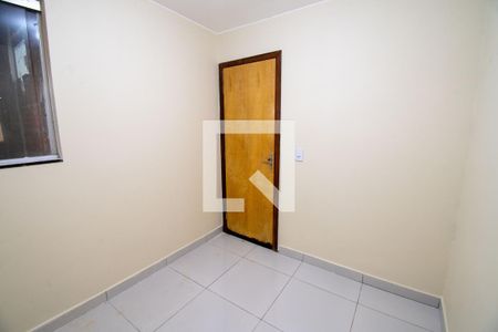 Quarto 1 de apartamento para alugar com 2 quartos, 42m² em Guará Ii, Brasília