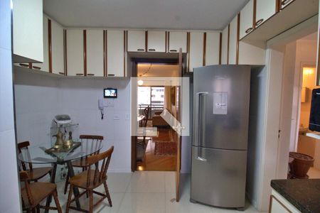 Apartamento à venda com 104m², 3 quartos e 2 vagas Apartamento à venda com 104m², 3 quartos e 2 vagasCozinha