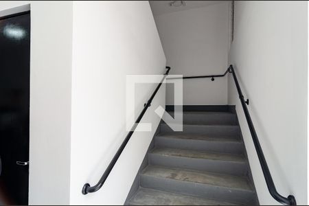 Apartamento à venda com 35m², 1 quarto e sem vaga Apartamento à venda com 35m², 1 quarto e sem vagaEscadas