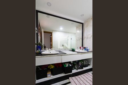 Banheiro da suíte  de apartamento à venda com 4 quartos, 191m² em Lagoa, Rio de Janeiro
