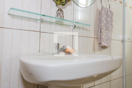 Casa à venda com 181m², 4 quartos e 4 vagasBanheiro 2