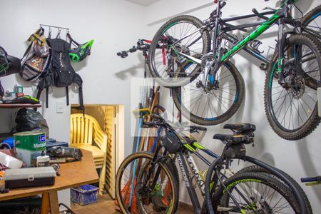 Casa de condomínio à venda com 192m², 4 quartos e 4 vagasDepósito 