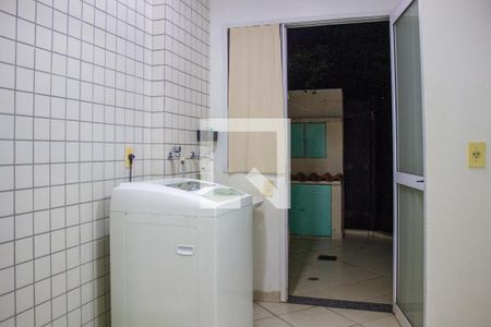 Casa de condomínio à venda com 192m², 4 quartos e 4 vagasÁrea de Serviço