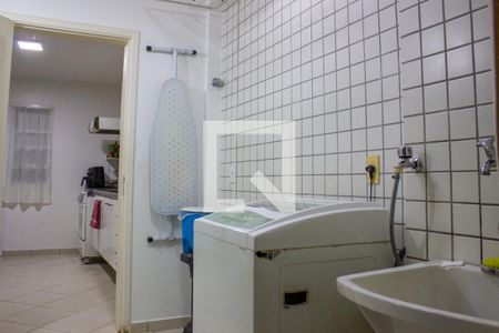 Casa de condomínio à venda com 192m², 4 quartos e 4 vagasÁrea de Serviço