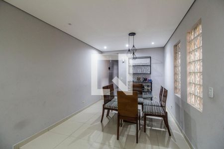 Sala de TV de casa à venda com 3 quartos, 177m² em Jardim dos Camargos, Barueri