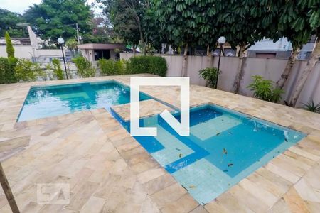 Apartamento à venda com 75m², 3 quartos e 2 vagas Apartamento à venda com 75m², 3 quartos e 2 vagasÁrea comum - Piscina