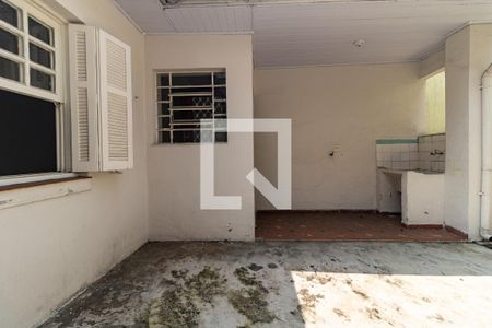 Casa à venda com 50m², 1 quarto e 1 vagaQuintal
