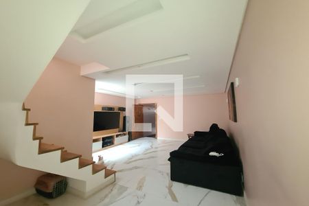 Sala de casa à venda com 3 quartos, 265m² em Jardim Piqueroby, São Paulo