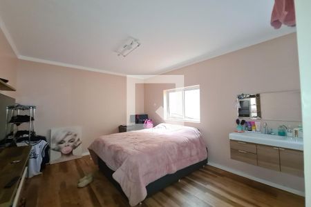 Casa à venda com 265m², 3 quartos e 2 vagasSuíte 2