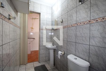 Casa para alugar com 53m², 1 quarto e sem vagaBanheiro