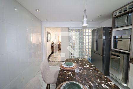 Casa para alugar com 400m², 2 quartos e 2 vagasCozinha