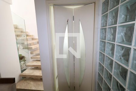 Casa para alugar com 400m², 2 quartos e 2 vagasBanheiro 3