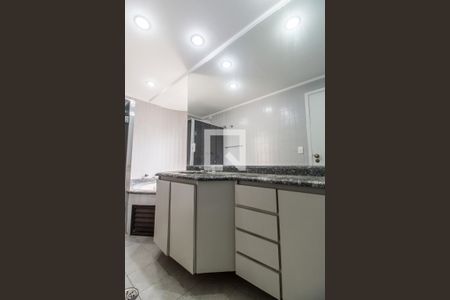 Apartamento à venda com 112m², 4 quartos e 2 vagasBanheiro do Quarto 1