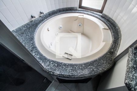 Apartamento à venda com 112m², 4 quartos e 2 vagasBanheiro do Quarto 1