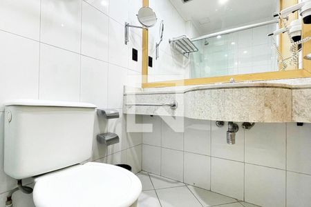 Banheiro de kitnet/studio para alugar com 1 quarto, 37m² em Vila Moreira, Guarulhos