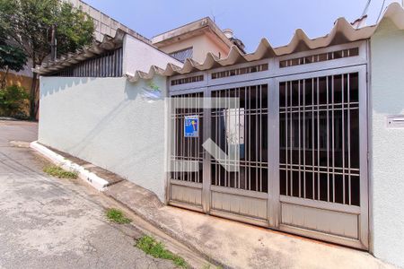 Casa para alugar com 120m², 3 quartos e 1 vaga Casa para alugar com 120m², 3 quartos e 1 vagaFachada