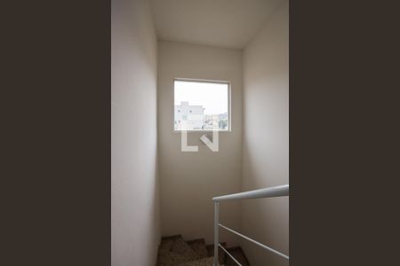 Casa para alugar com 230m², 4 quartos e 2 vagasEscada - detalhes