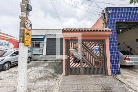 Casa para alugar com 205m², 3 quartos e 2 vagasFachada