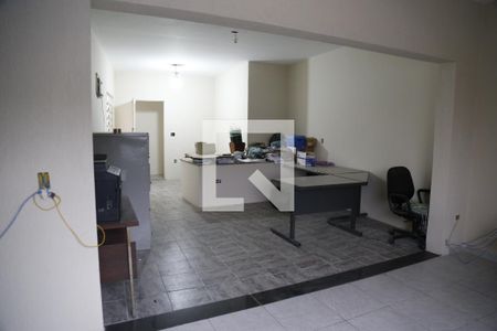 Quarto 1 de casa para alugar com 2 quartos, 200m² em Vila Albertina, São Paulo