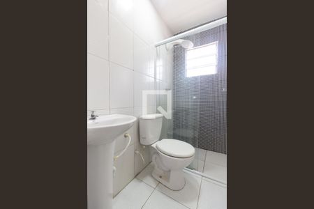 Banheiro de casa de condomínio para alugar com 1 quarto, 35m² em Mandaqui, São Paulo