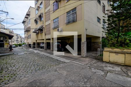 Apartamento à venda com 60m², 2 quartos e 2 vagasEntrada