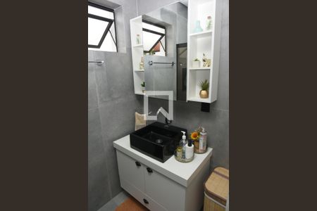 Casa à venda com 202m², 3 quartos e 2 vagasBanheiro