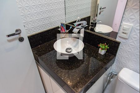 Apartamento à venda com 52m², 2 quartos e 1 vaga Apartamento à venda com 52m², 2 quartos e 1 vagaBanheiro