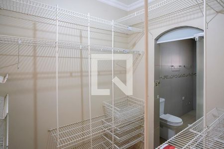 Casa à venda com 280m², 3 quartos e 2 vagasCloset da Suíte