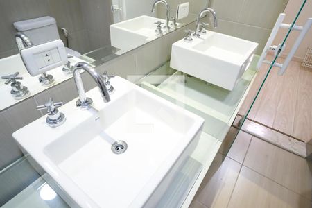 Casa à venda com 280m², 3 quartos e 2 vagasBanheiro da Suíte