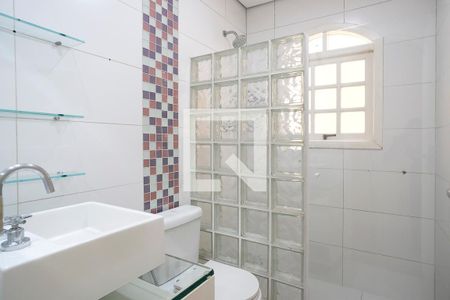 Casa à venda com 280m², 3 quartos e 2 vagasBanheiro 