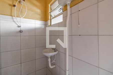 Banheiro de casa para alugar com 1 quarto, 20m² em Parque Boturussu, São Paulo