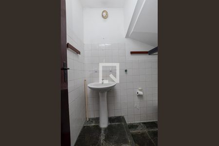 Casa de condomínio para alugar com 130m², 3 quartos e 2 vagas Casa de condomínio para alugar com 130m², 3 quartos e 2 vagasBanheiro Social